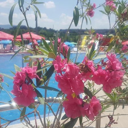 Hotel Aqua Kŭrdzhali Esterno foto