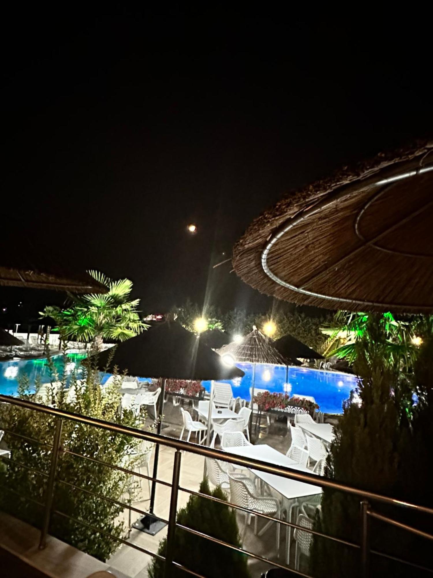 Hotel Aqua Kŭrdzhali Esterno foto