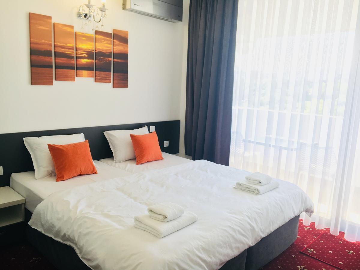 Hotel Aqua Kŭrdzhali Esterno foto