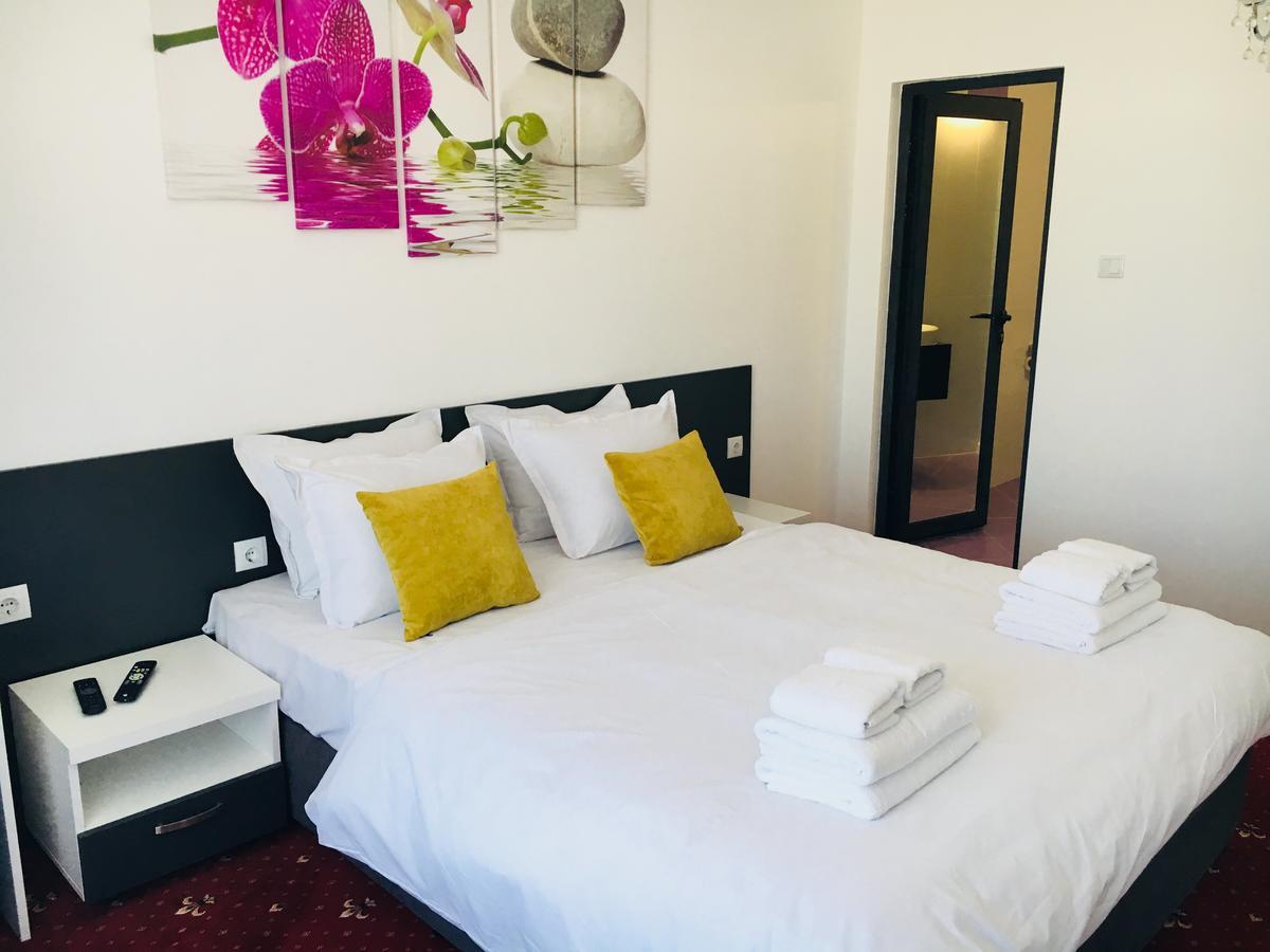 Hotel Aqua Kŭrdzhali Esterno foto