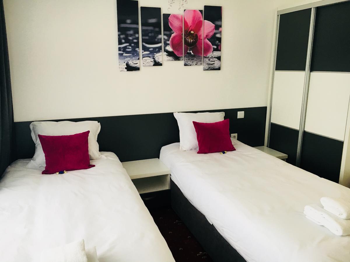 Hotel Aqua Kŭrdzhali Esterno foto