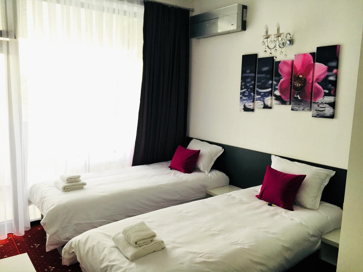 Hotel Aqua Kŭrdzhali Esterno foto