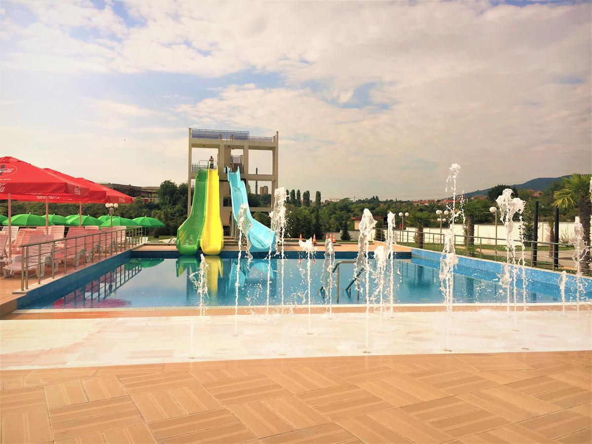 Hotel Aqua Kŭrdzhali Esterno foto