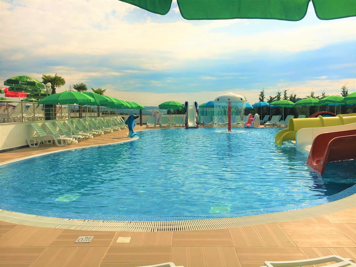 Hotel Aqua Kŭrdzhali Esterno foto